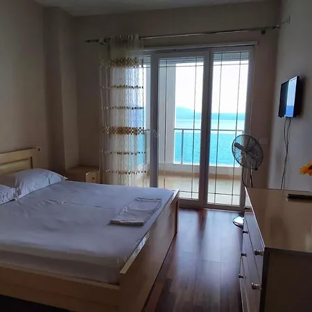 Sea Front アパート Vlorë